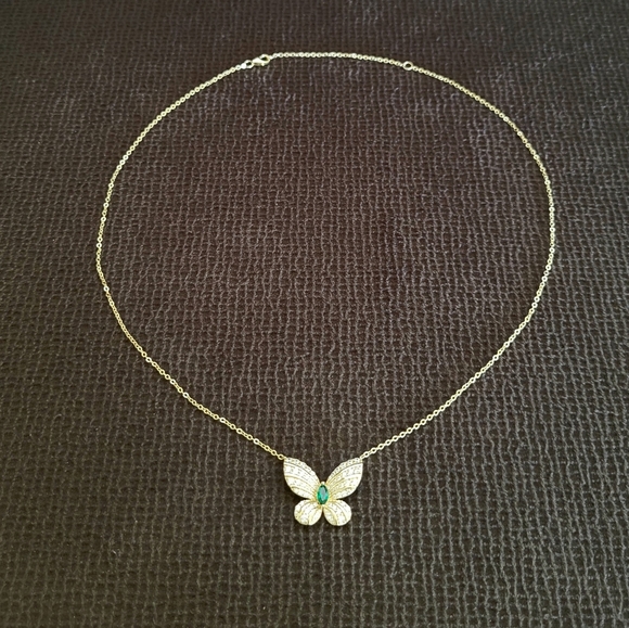 ✨️HP✨️ Mia Sarine Stationary Butterfly🦋 Necklace - Picture 5 of 16